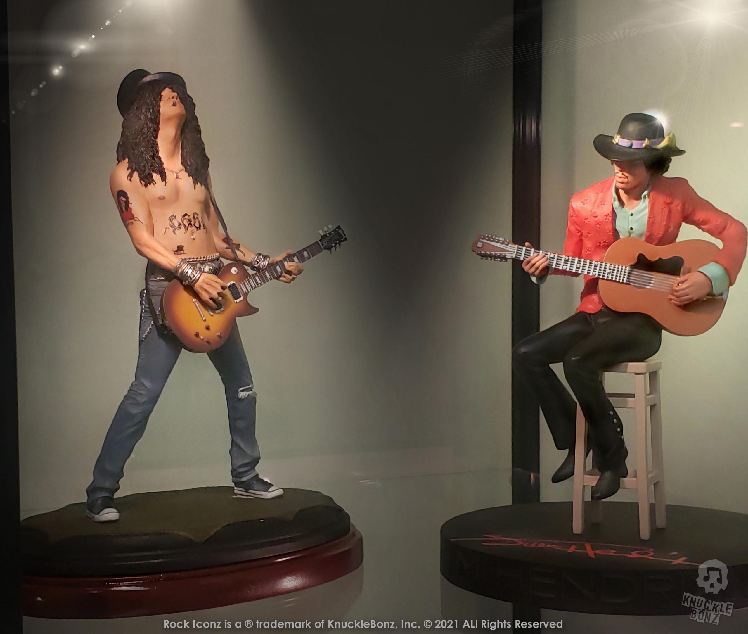 Rock Iconz Jimi Hendrix Jams with Slash from Guns n Roses