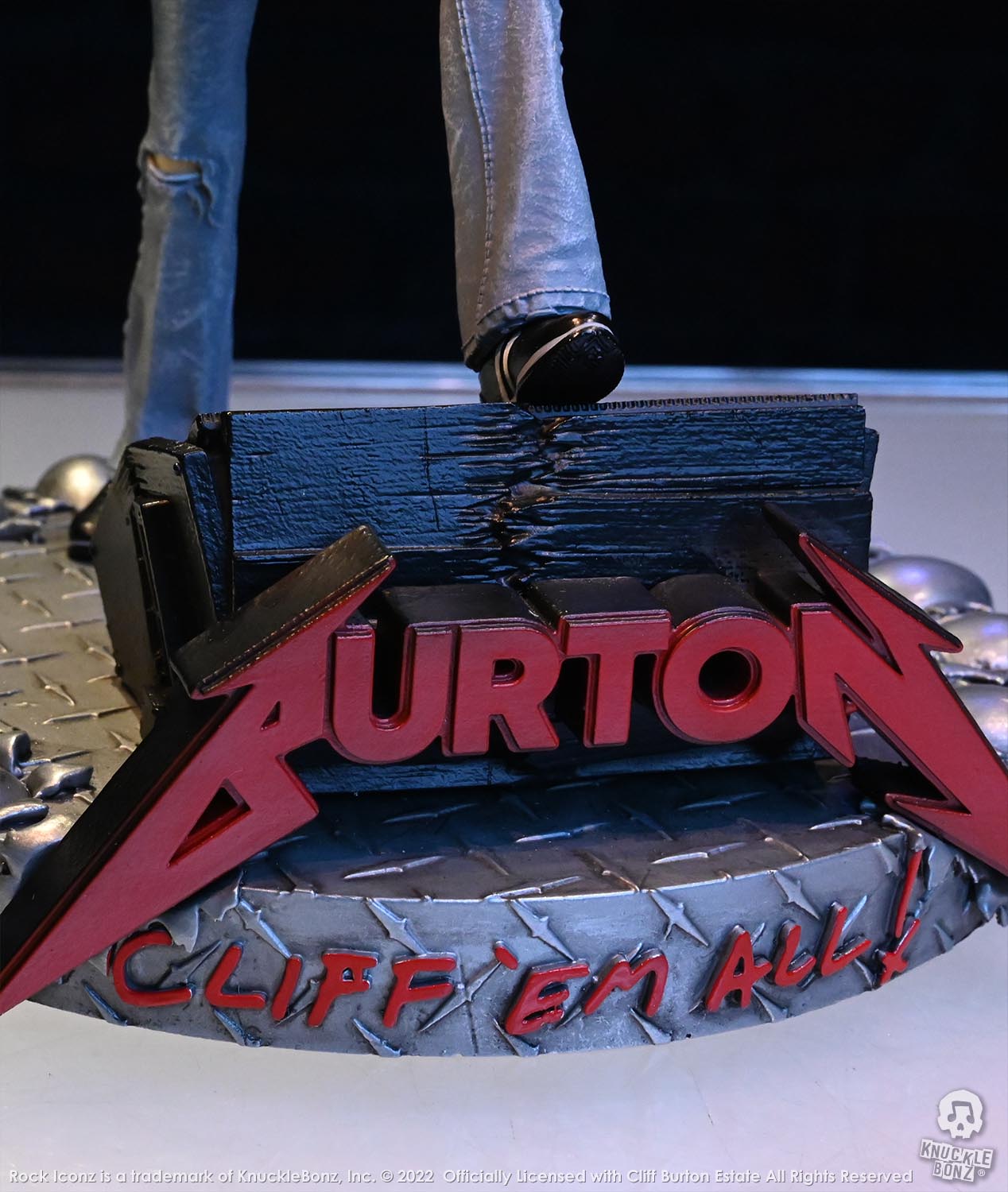 Cliff Burton I KnuckleBonz Statue