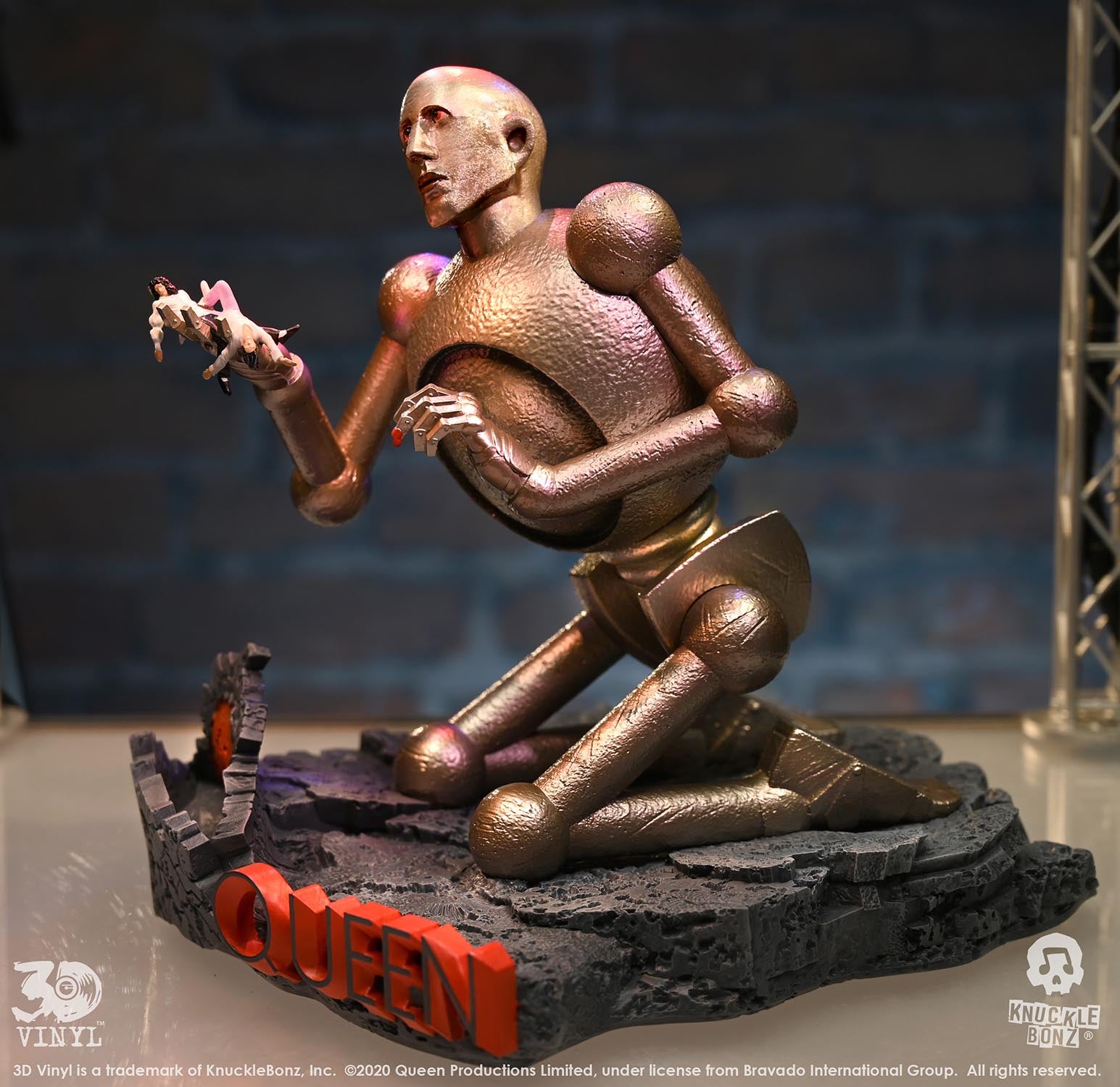 Queen Robot KnuckleBonz Statue